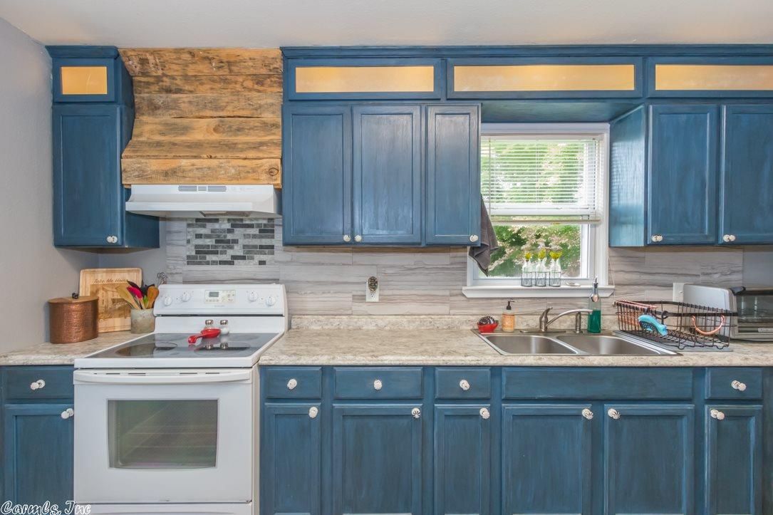 1006 Circle Dr, Benton, AR 72015